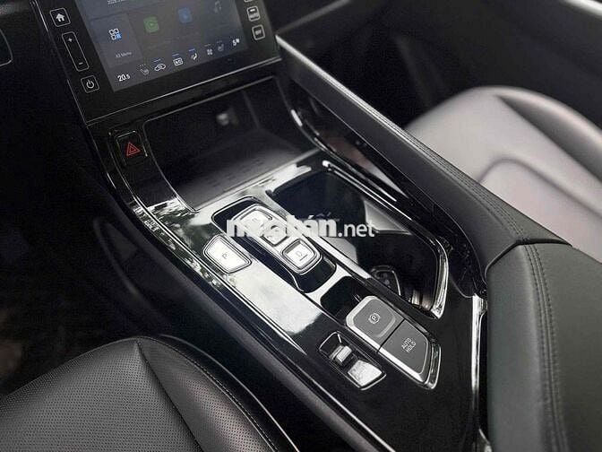 Hyundai Custin 2.0T cao cấp 2023