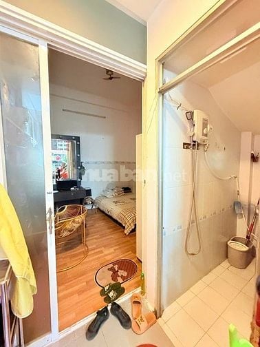 Lý Thái Tổ Quận 10, hẻm kinh doanh 8m, DT 60m2 cách MT 30m.
