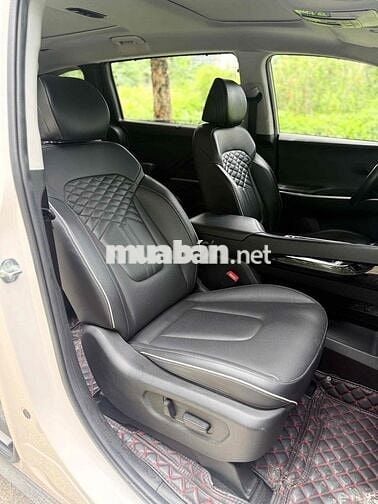 Hyundai Custin 2.0T cao cấp 2023