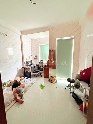 Lý Thái Tổ Quận 10, hẻm kinh doanh 8m, DT 60m2 cách MT 30m.