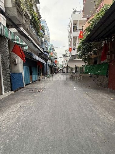 Lý Thái Tổ Quận 10, hẻm kinh doanh 8m, DT 60m2 cách MT 30m.