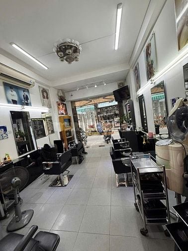 Lý Thái Tổ Quận 10, hẻm kinh doanh 8m, DT 60m2 cách MT 30m.