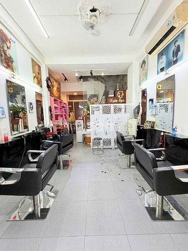 Lý Thái Tổ Quận 10, hẻm kinh doanh 8m, DT 60m2 cách MT 30m.