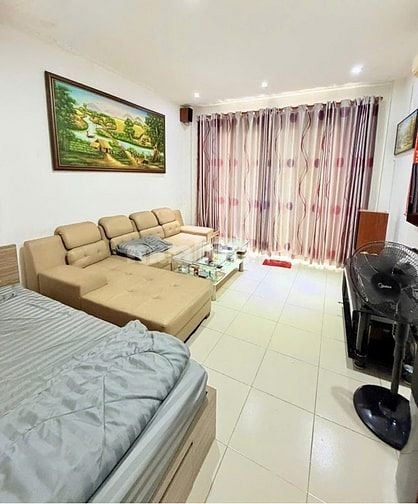 Lý Thái Tổ Quận 10, hẻm kinh doanh 8m, DT 60m2 cách MT 30m.
