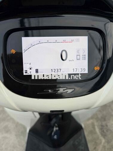 Honda SH160i 2026 Trắng Tự động 1237 km