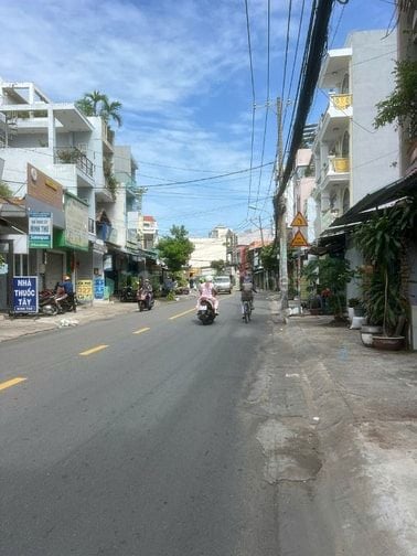 CHỈ NHỈNH 10 TỶ SỞ HỮU NGAY MẶT TIỀN KINH DOANH THẠCH LAM, PHÚ THẠNH,