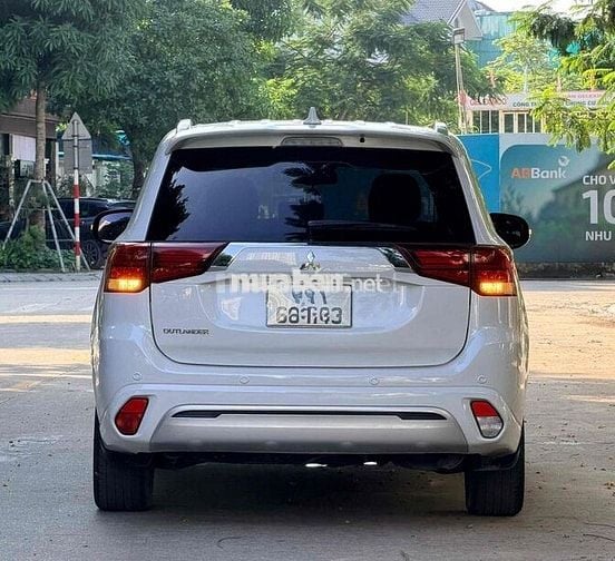 Mitsubishi Outlander 2.0 CVT 2022 Trắng 60000 km