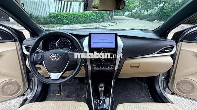 Toyota Yaris 1.5AT Xám Tự động