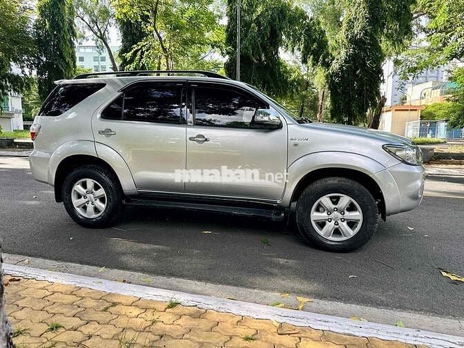 Toyota Fortuner 2010 Xăng Tự động