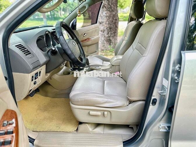 Toyota Fortuner 2010 Xăng Tự động