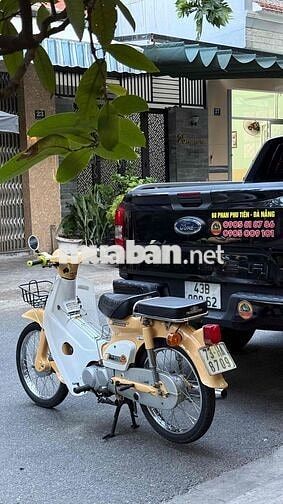 Honda Super Cub Xanh trắng