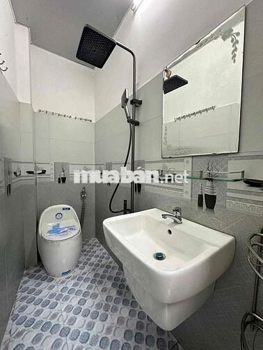 Nhà Phố 2 Lầu Khu phân lô đẹp Nhỉnh 5 tỷ 490 Đường Thới An 16, P. Thới