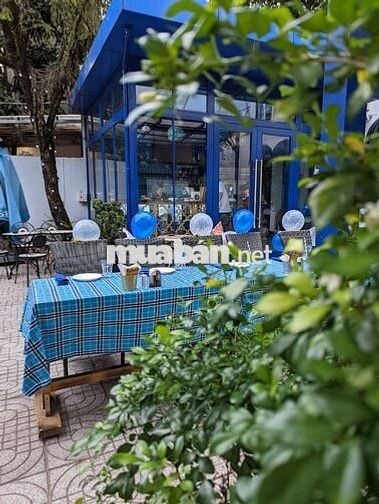 NHÂN VIÊN PHỤC VỤ Q2