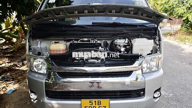 Toyota Hiace 16 chỗ Số sàn Bạc