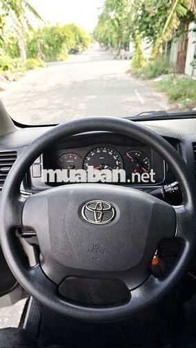 Toyota Hiace 16 chỗ Số sàn Bạc