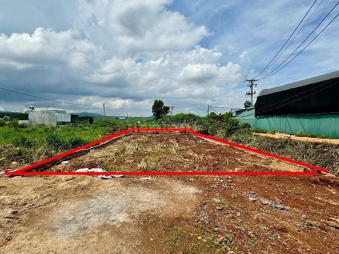 Bán đất cầu tu tra đường bồng lai. Giá 900tr 240m2 có 100Tc.