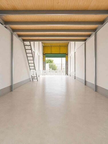 Cho thuê nhà cấp 4, có gác kiên cố tiện làm kho. DT 5x20m. Giá 13tr/th