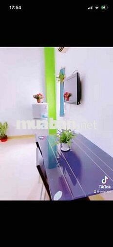 P4,78trTại 430/17 CMT8   ĐT 30m có 2 Cửa Sổ Thoáng mát. Ful nội Thất