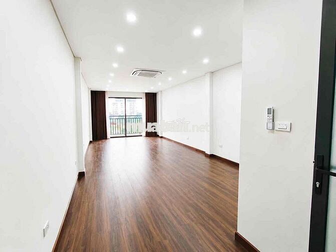 Cho thuê văn phòng đẹp phố Vạn Phúc
