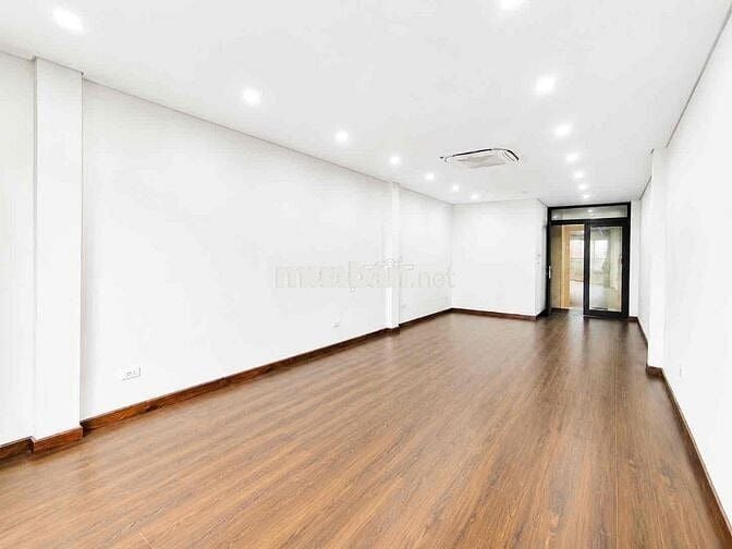 Cho thuê văn phòng đẹp phố Vạn Phúc