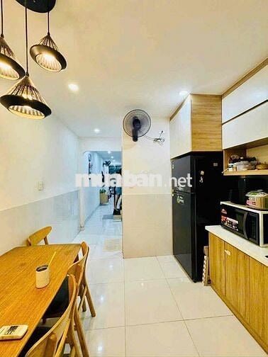 BÁN NHÀ TRUNG TÂM PHÚ NHUẬN – GIÁP RANH QUẬN 1 & QUẬN 3 – NỘI THẤT CAO