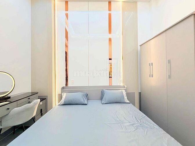 NHÀ MỚI XÂY TẶNG NỘI THẤT NGANG 6 NHỈNH 5,5T