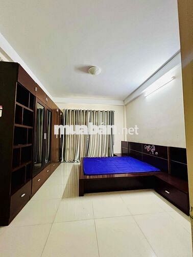 Cho Thuê Nhà DT 250m2 1Trệt 3Lầu 4Pn 5Wc Sân Thượng Hẻm 1 Sẹc Ngắn