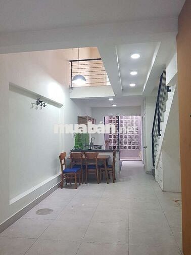CHO THUÊ NHÀ NGUYÊN CĂN 1 TRỆT 2 LẦU, DT 4,5×25 CÓ 4PN,4WC. NHÀ ĐẸP 