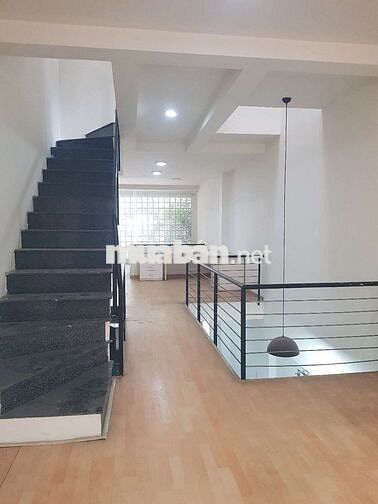 CHO THUÊ NHÀ NGUYÊN CĂN 1 TRỆT 2 LẦU, DT 4,5×25 CÓ 4PN,4WC. NHÀ ĐẸP 