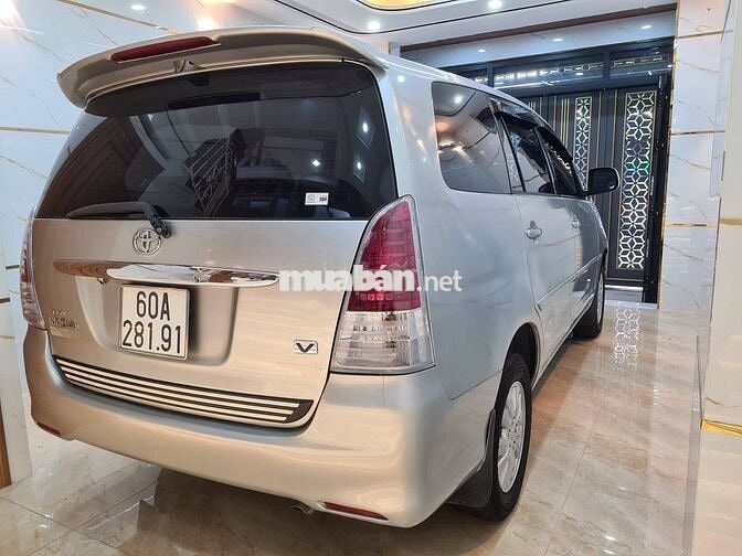 TOYOTA INNOVA V TỰ ĐỘNG 8 CHỖ,CHẤT ZIN NHIỀU