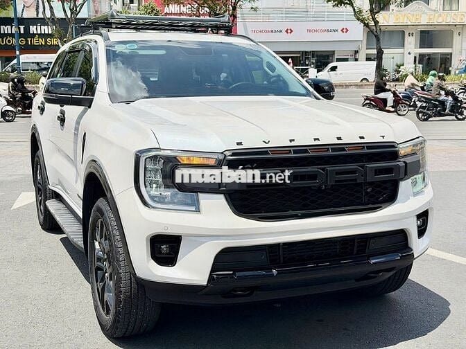 Ford Everest Sport 2024 4X2 10.791 km Trắng