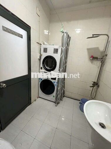 Cho thuê CH 2PN Nhà Mặt Tiền -  Rộng 70m2 ở Hoàng Văn Thụ - Q. PN