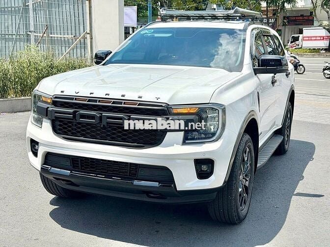 Ford Everest Sport 2024 4X2 10.791 km Trắng
