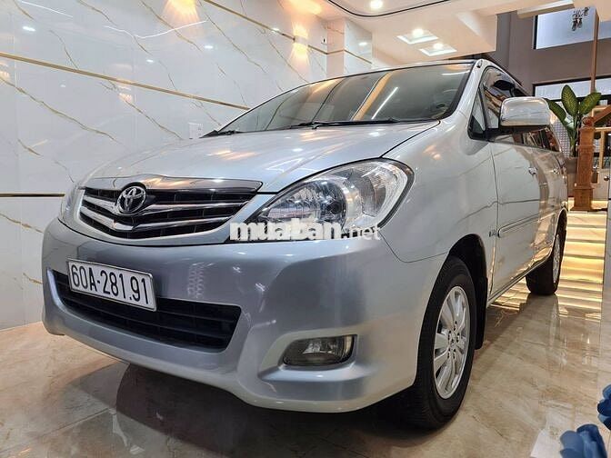 TOYOTA INNOVA V TỰ ĐỘNG 8 CHỖ,CHẤT ZIN NHIỀU