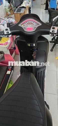 Piaggio Vespa Sprint S 125 8000 km Đen