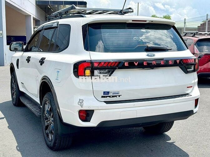 Ford Everest Sport 2024 4X2 10.791 km Trắng
