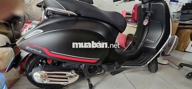 Piaggio Vespa Sprint S 125 8000 km Đen