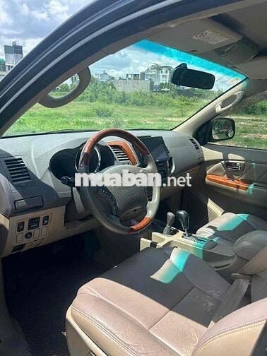 Toyota Fortuner 2009 Số tự động Xám