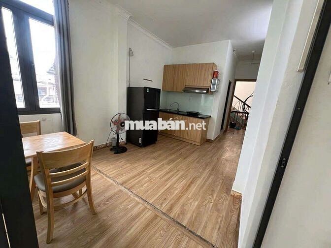 Cho thuê CH 2PN Nhà Mặt Tiền -  Rộng 70m2 ở Hoàng Văn Thụ - Q. PN