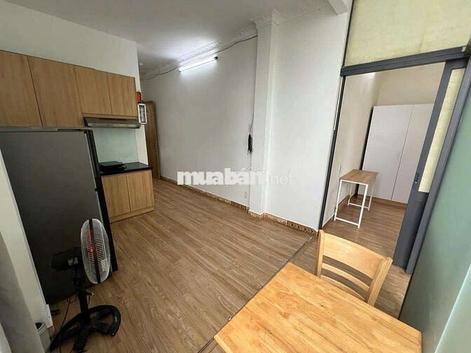 Cho thuê CH 2PN Nhà Mặt Tiền -  Rộng 70m2 ở Hoàng Văn Thụ - Q. PN