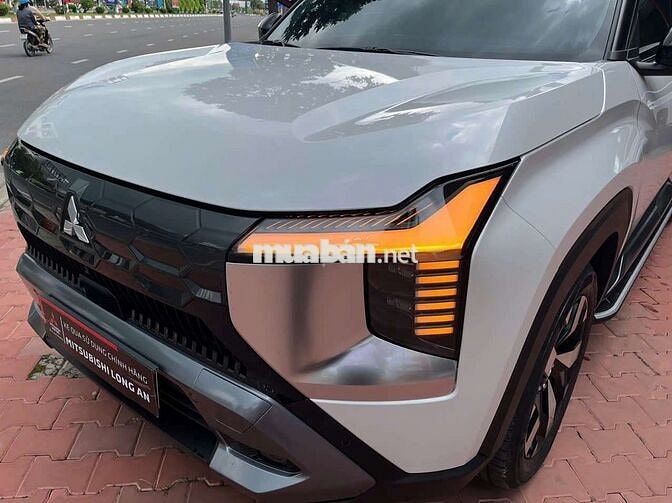 Mitsubishi DST Ultimate 2026 Trắng