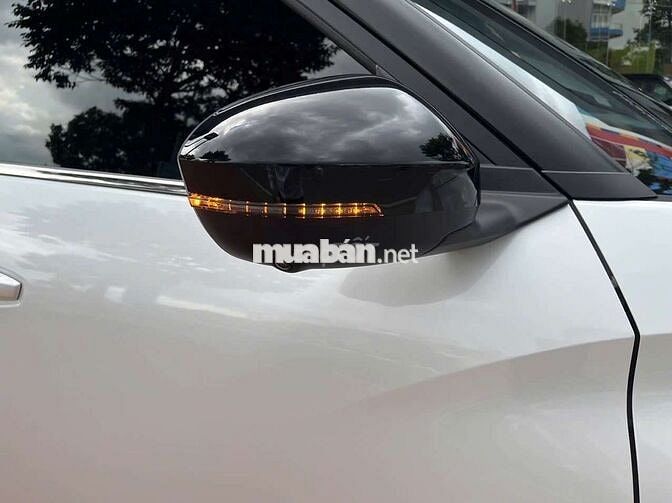 Mitsubishi DST Ultimate 2026 Trắng