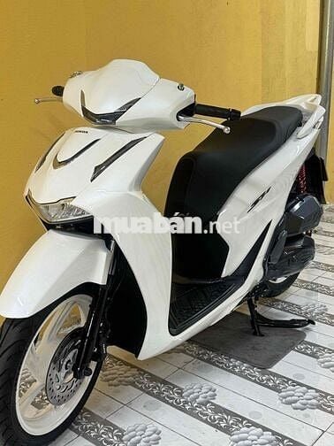 SH 125 2026 Trắng đen 400 km 43AB-710.86