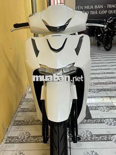 SH 125 2026 Trắng đen 400 km 43AB-710.86