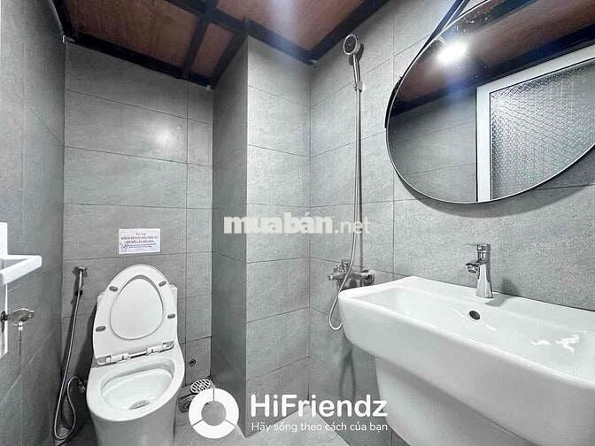 TRỐNG SẴN STUDIO 1 NGƯỜI Ở ĐẦY ĐỦ NỘI THẤT THANG MÁY GẦN NGÃ TƯ 4 XÃ.