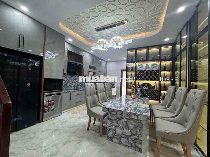 Nhà 3 tầng full nội thất cao cấp diện tích sàn 282m2