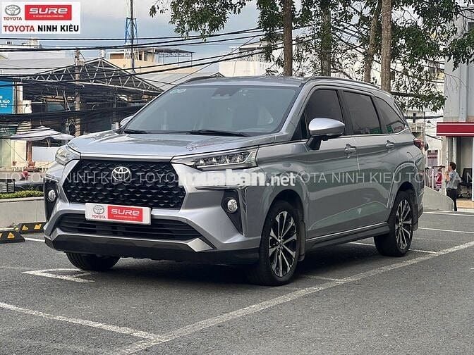 Toyota Veloz Cross Top 2025 Bạc 55.000 km