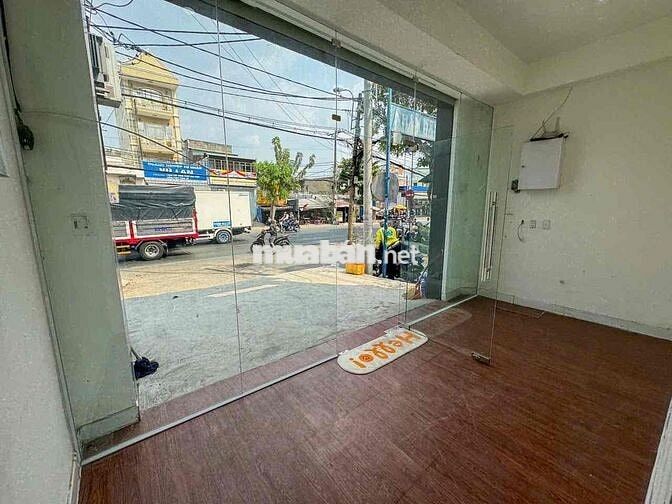Nhà Mặt tiền Kinh Doanh + Có Thể Làm 2PN Ngay QL13