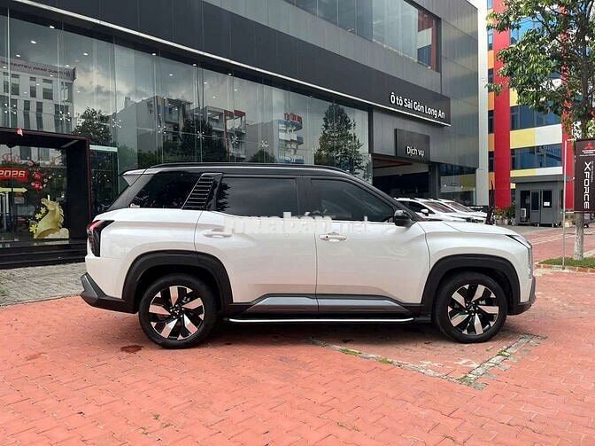 Mitsubishi DST Ultimate 2026 Trắng