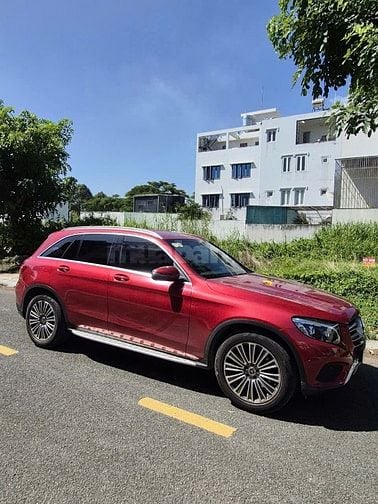 Mercedes GLC 250 4MATIC 2019 - Màu Đỏ Hyacinth Độc Đẹp - ODO 70.000 km